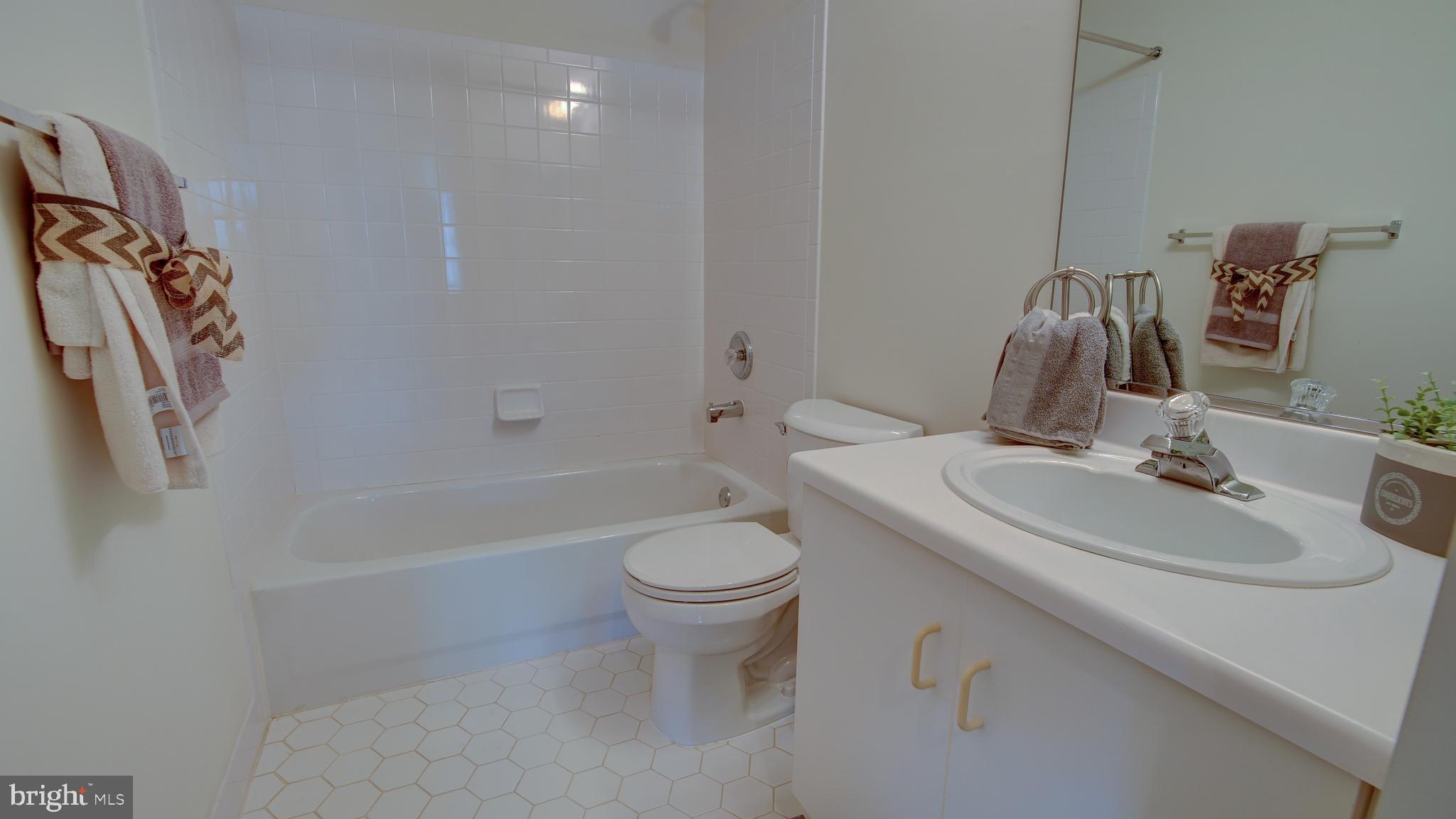 32 Manley Road Pennington, NJ 08534 - Photo 22 of 37