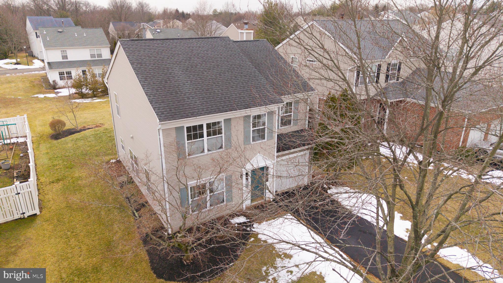 32 Manley Road Pennington, NJ 08534 - Photo 3 of 37