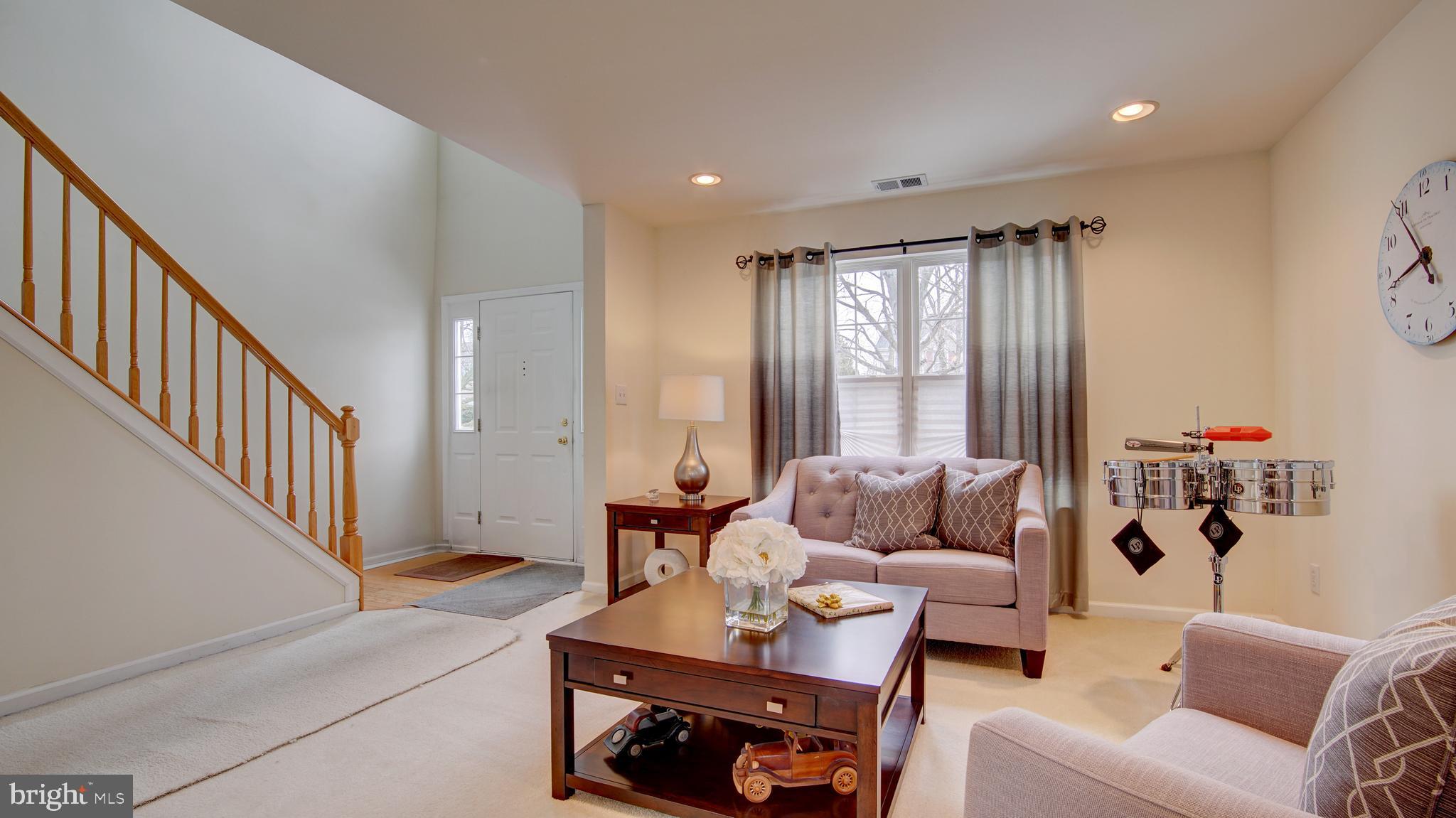 32 Manley Road Pennington, NJ 08534 - Photo 7 of 37