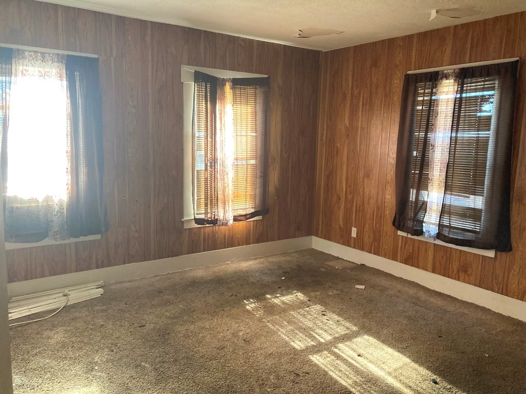 76 New Bridge Street West Springfield, MA 01089 - Photo 11 of 13 Gallery Image 11