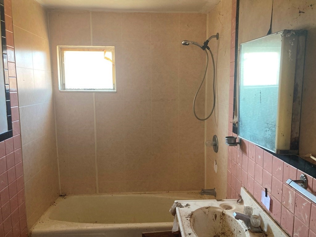 76 New Bridge Street West Springfield, MA 01089 - Photo 12 of 13 Gallery Image 12