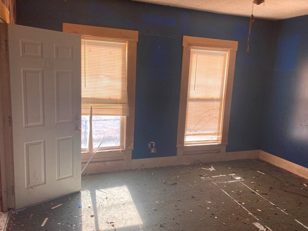76 New Bridge Street West Springfield, MA 01089 - Photo 6 of 13 Gallery Image 6