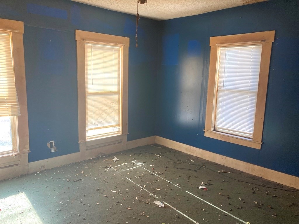 76 New Bridge Street West Springfield, MA 01089 - Photo 7 of 13 Gallery Image 7