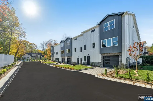 $1,200,000 | 92 West Main Street, Ramsey, NJ 07446