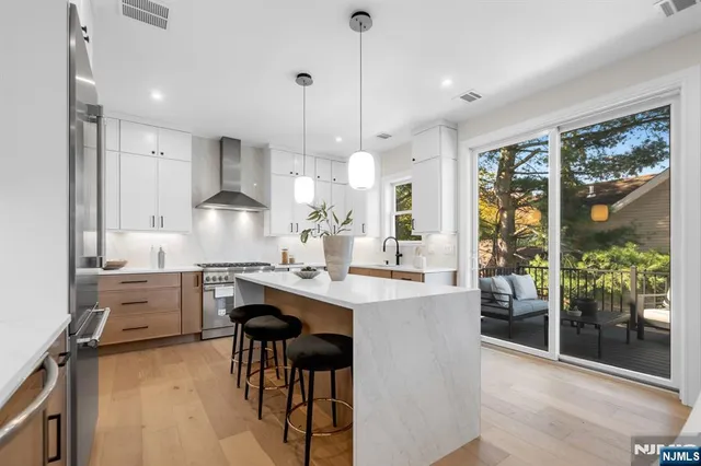 $1,200,000 | 92 West Main Street, Ramsey, NJ 07446