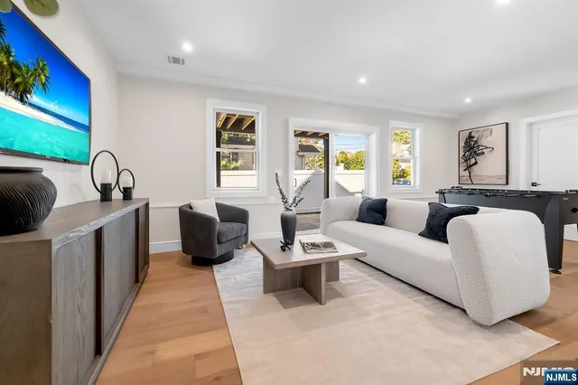 $1,200,000 | 92 West Main Street, Ramsey, NJ 07446