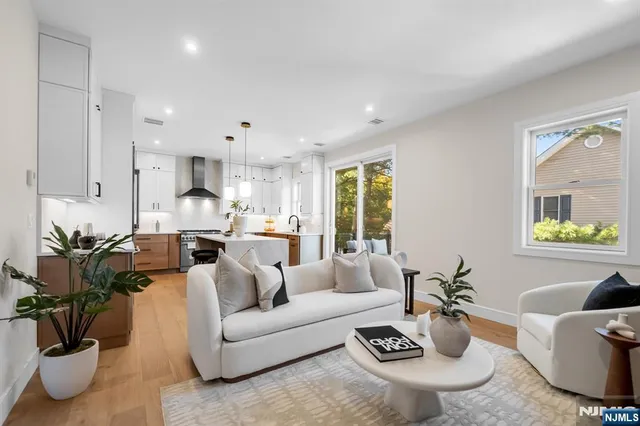 $1,200,000 | 92 West Main Street, Ramsey, NJ 07446