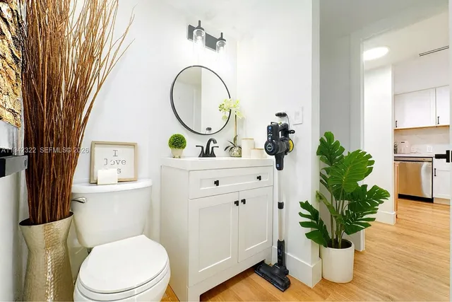 $2,300 | 3401 North Country Club Drive, Unit 716, Aventura, FL 33180