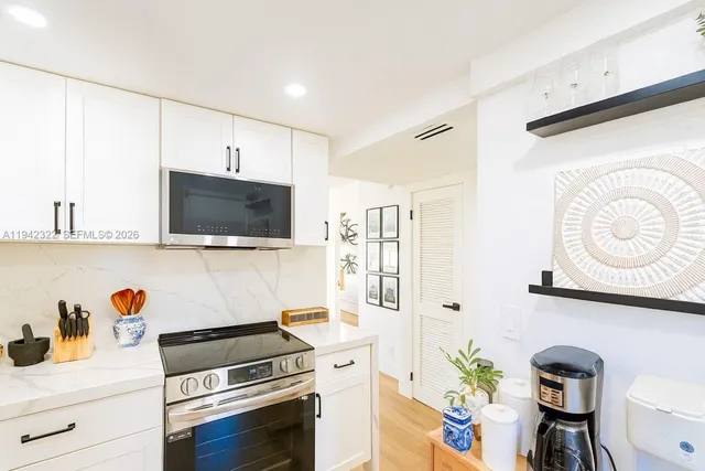 $2,300 | 3401 North Country Club Drive, Unit 716, Aventura, FL 33180