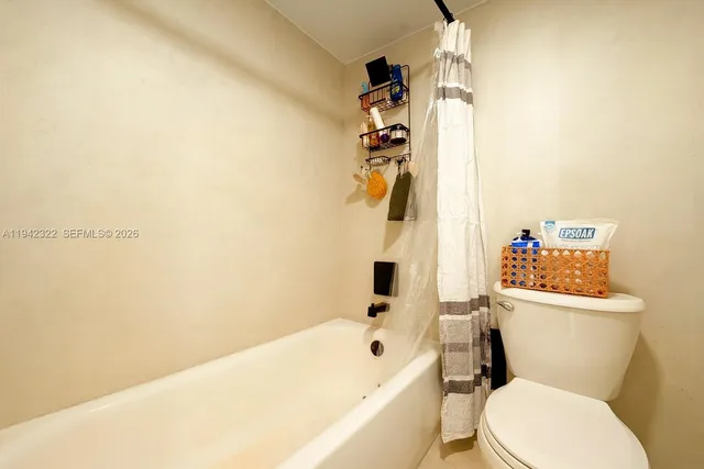 $2,300 | 3401 North Country Club Drive, Unit 716, Aventura, FL 33180