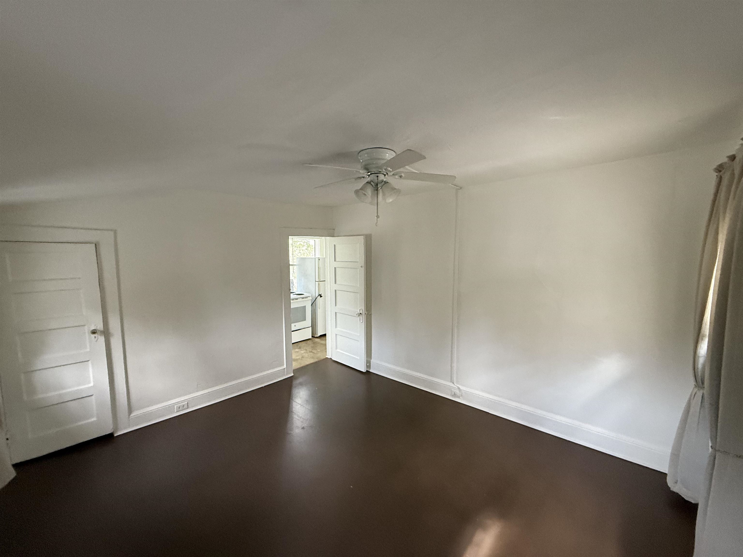 109 Bridge Street St. Augustine, FL 32084 - Photo 20 of 22 an empty room with a door