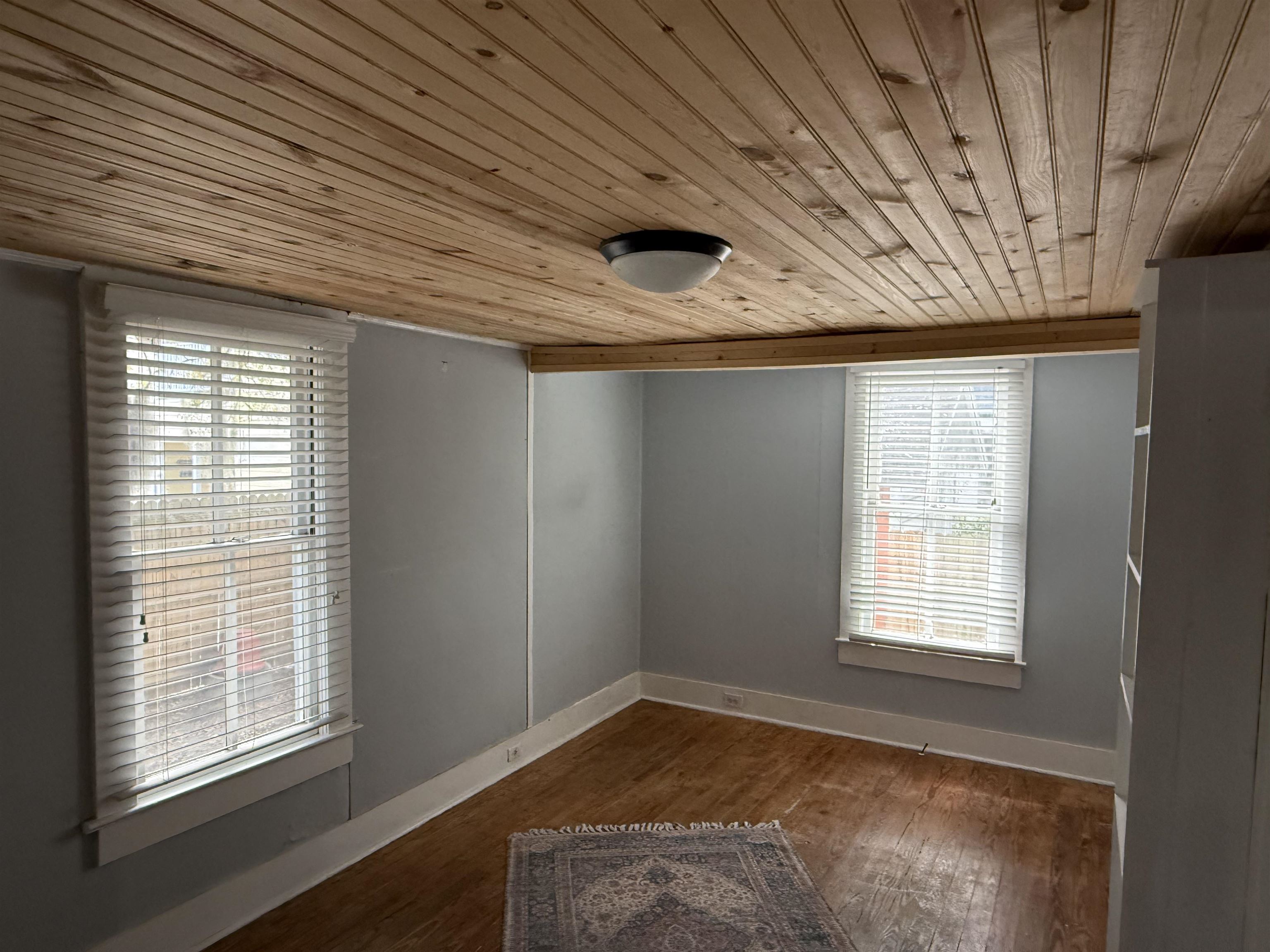 109 Bridge Street St. Augustine, FL 32084 - Photo 9 of 22 a view of a livingroom with a dishwasher and a window