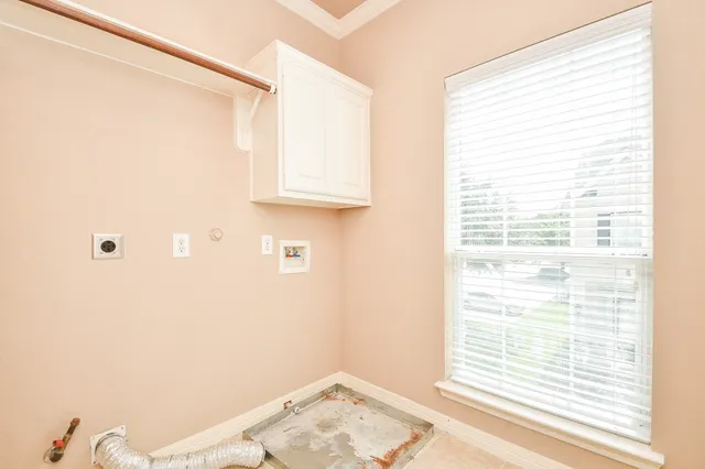 a view of a window in a room