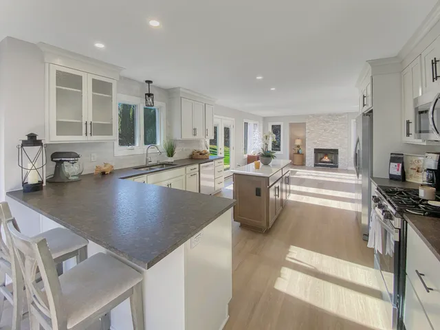 $599,900 | 4327 29th Street, Kenosha, WI 53144