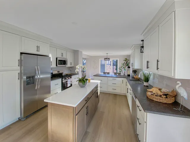 $599,900 | 4327 29th Street, Kenosha, WI 53144