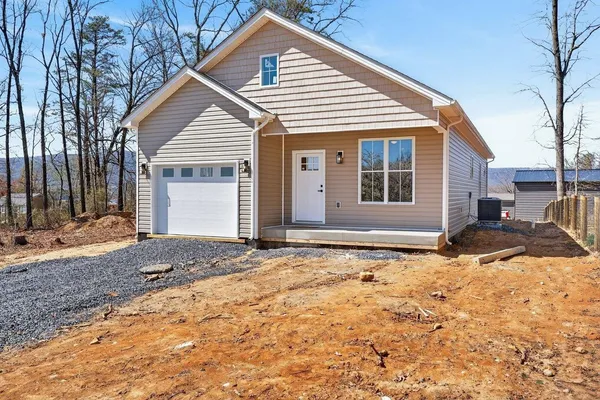 $329,900 | 487 Pocahontas Avenue, Shenandoah, VA 22849