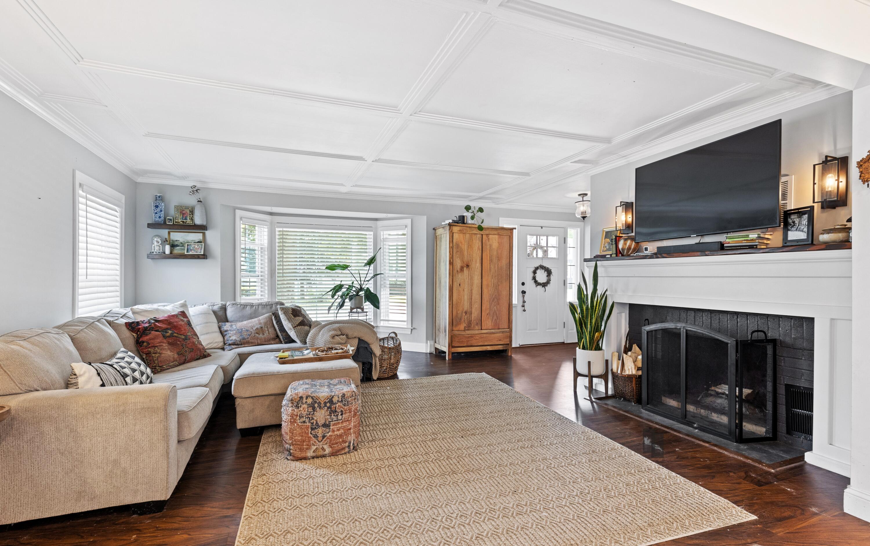 148 1st Rangeway Waterville, ME 04901 - Photo 4 of 30 Living Room