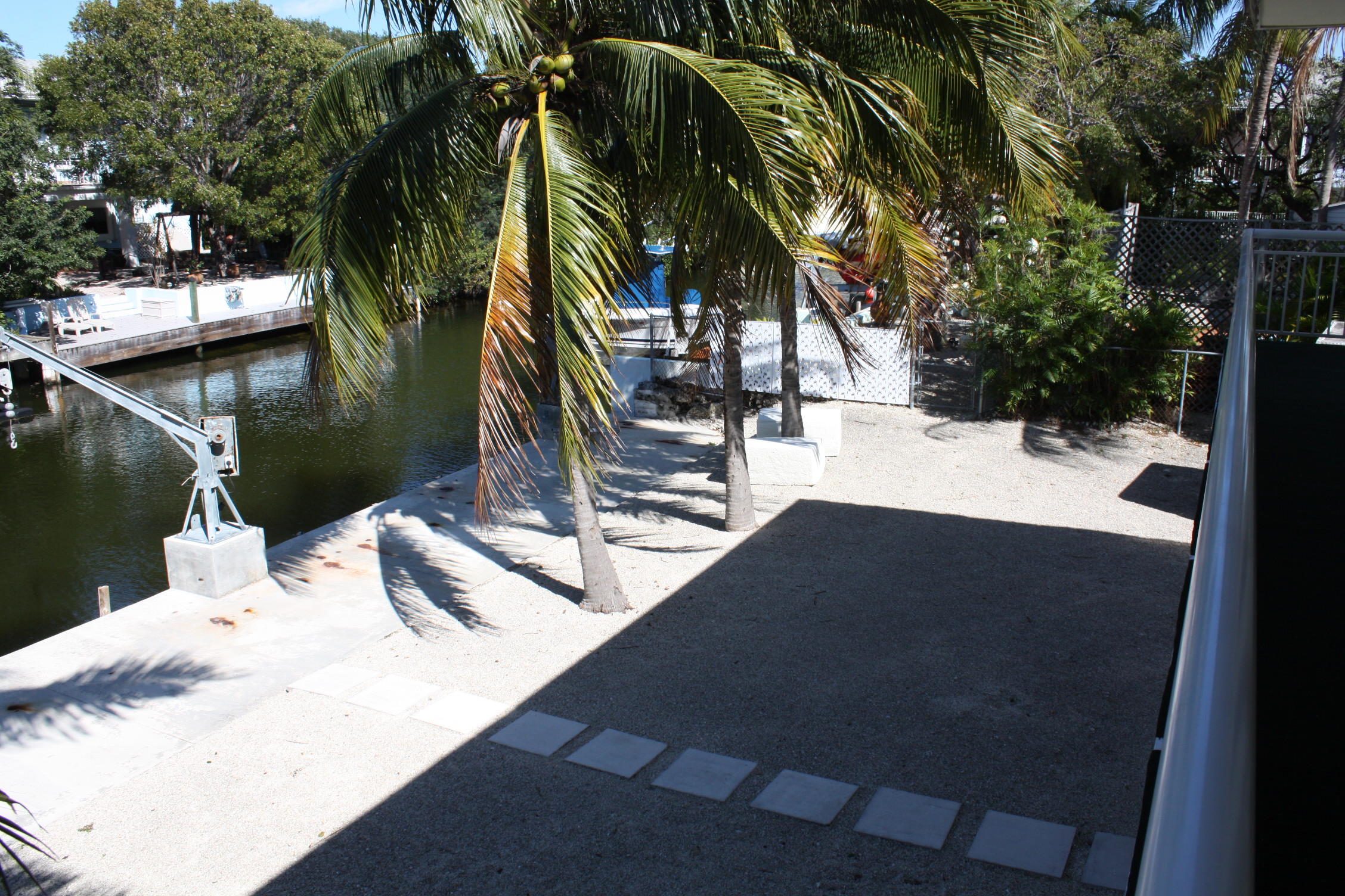 114 Pelican Road Tavernier, FL 33070 - Photo 14 of 22 Rear