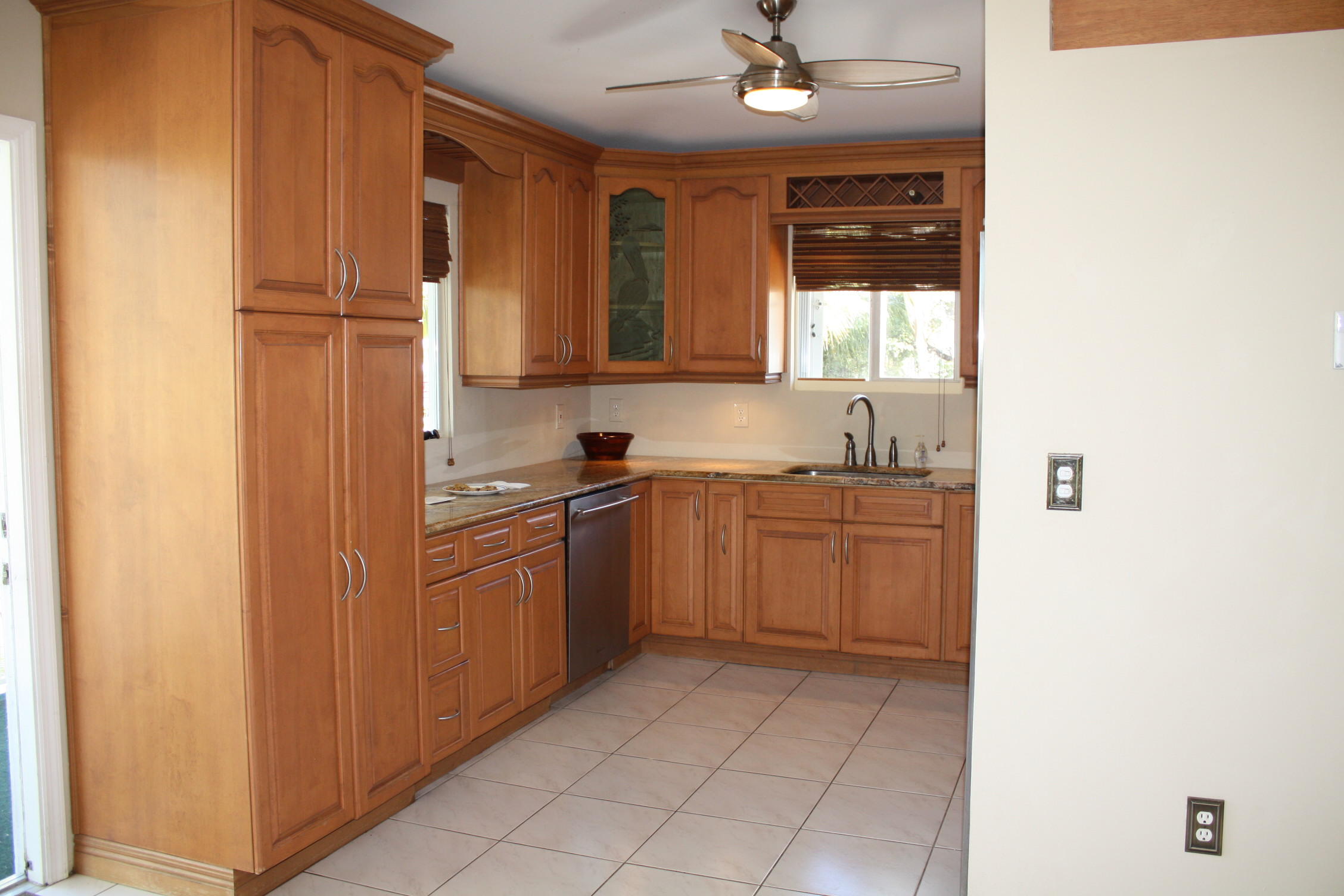 114 Pelican Road Tavernier, FL 33070 - Photo 4 of 22 Kitchen