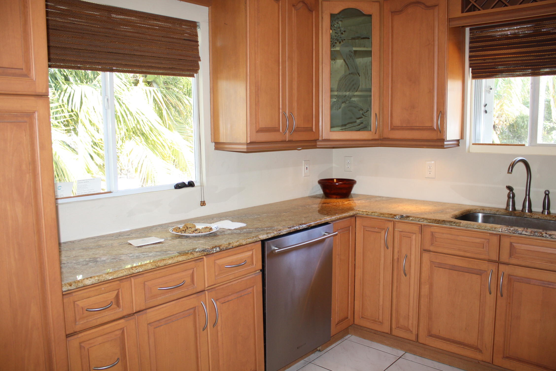114 Pelican Road Tavernier, FL 33070 - Photo 5 of 22 Kitchen