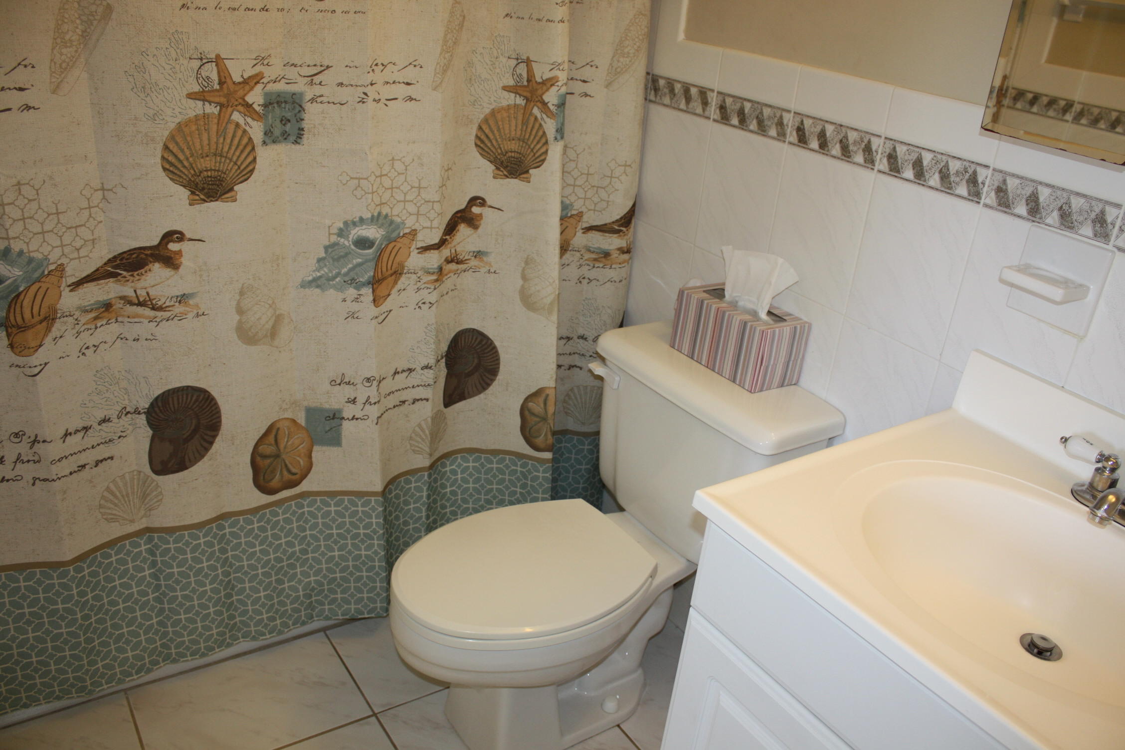114 Pelican Road Tavernier, FL 33070 - Photo 8 of 22 Full Bathroom