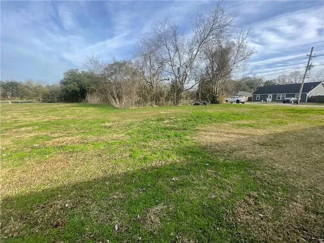 $35,000 | 2912 Riverbend Drive, Violet, LA 70092