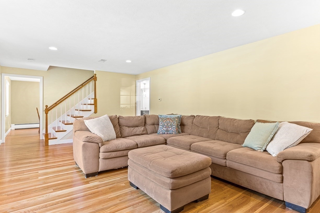 37 Gregory Road Wakefield, MA 01880 - Photo 11 of 42