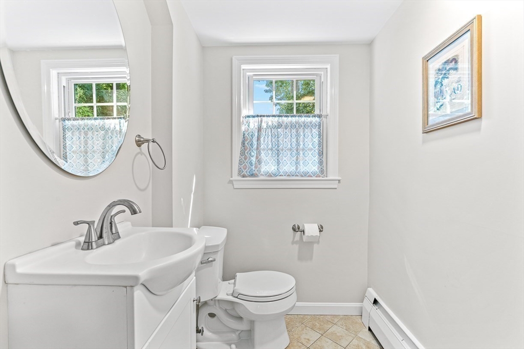 37 Gregory Road Wakefield, MA 01880 - Photo 14 of 42