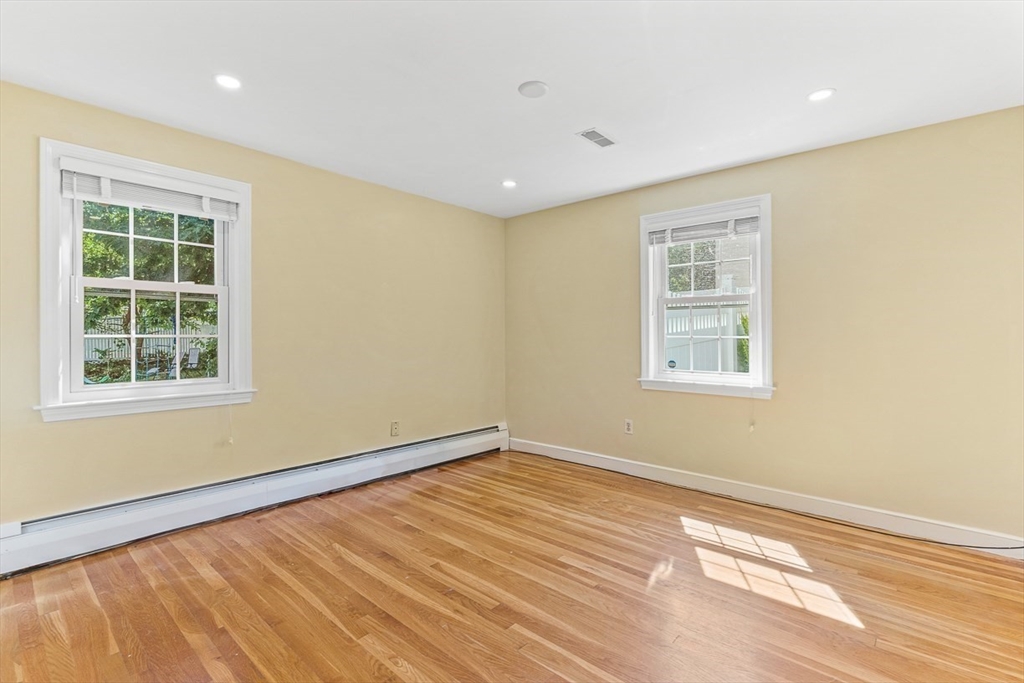 37 Gregory Road Wakefield, MA 01880 - Photo 15 of 42