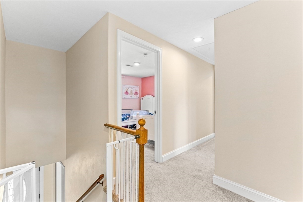 37 Gregory Road Wakefield, MA 01880 - Photo 17 of 42