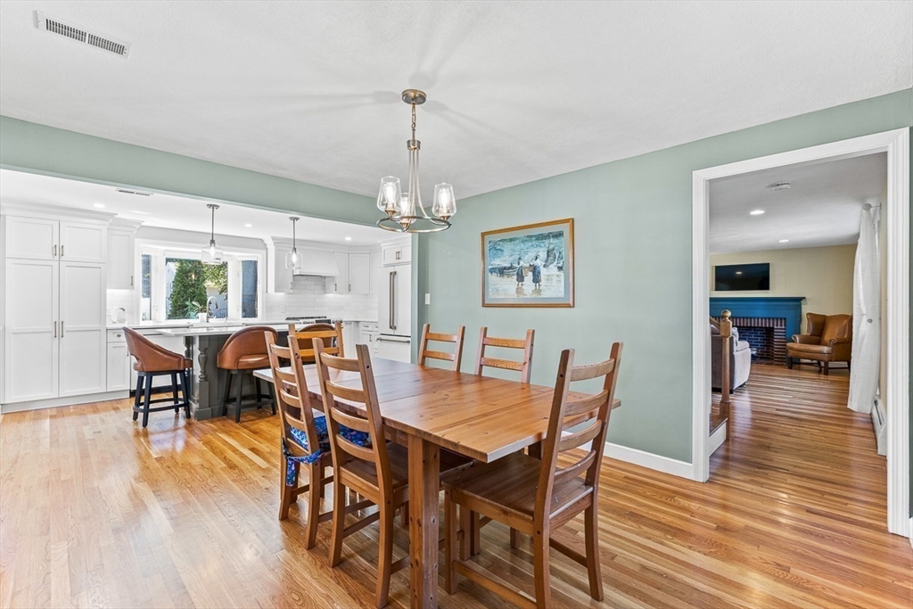 37 Gregory Road Wakefield, MA 01880 - Photo 4 of 42