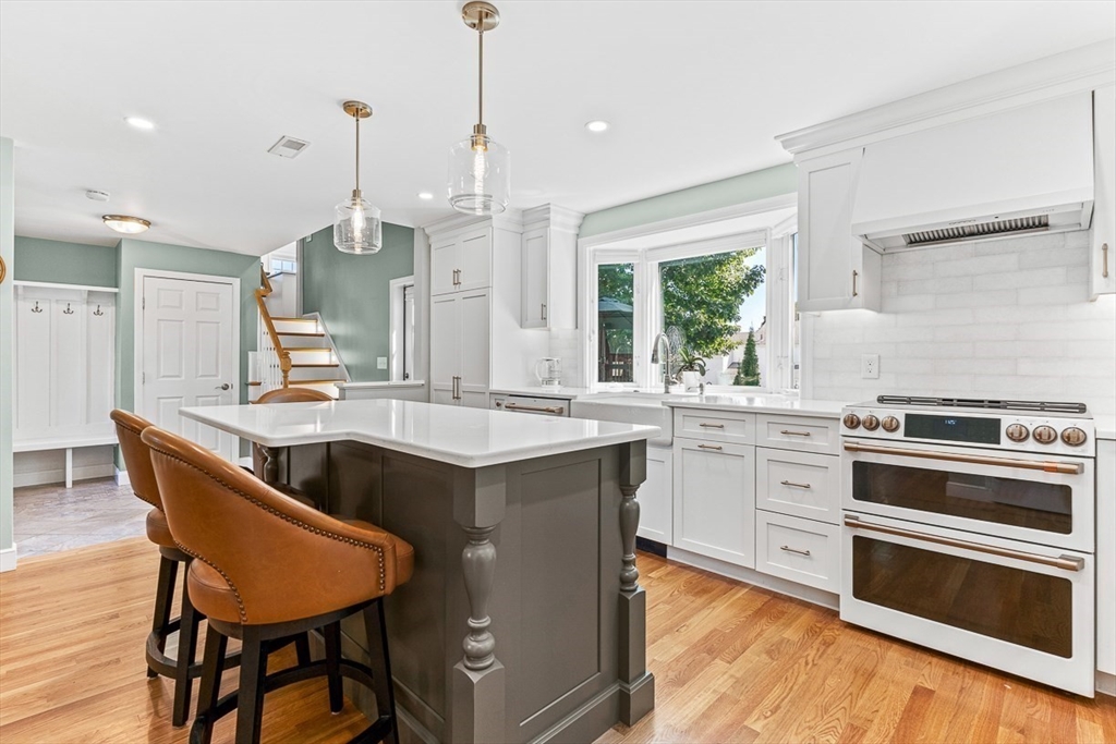 37 Gregory Road Wakefield, MA 01880 - Photo 7 of 42