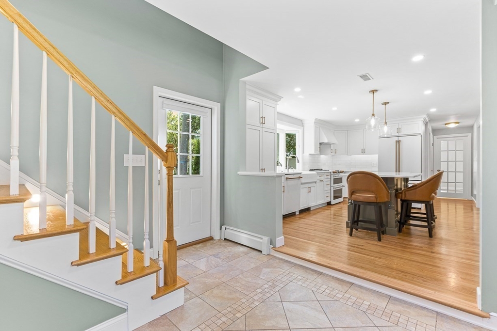37 Gregory Road Wakefield, MA 01880 - Photo 9 of 42