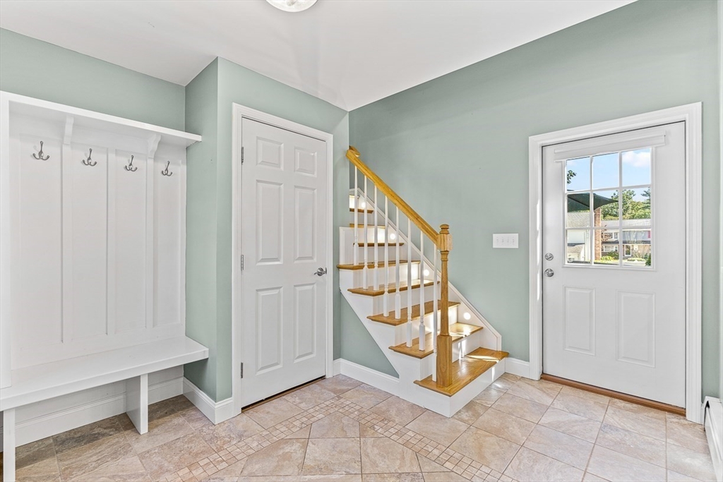 37 Gregory Road Wakefield, MA 01880 - Photo 10 of 42
