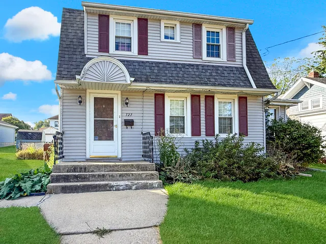 $86,900 | 727 East Garden Street, Freeport, IL 61032