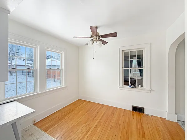 $92,500 | 727 East Garden Street, Freeport, IL 61032