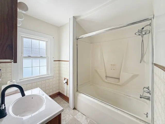 $86,900 | 727 East Garden Street, Freeport, IL 61032