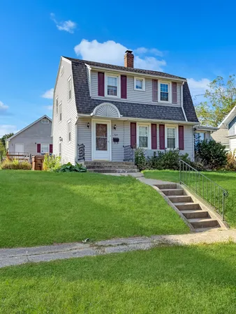 $92,500 | 727 East Garden Street, Freeport, IL 61032