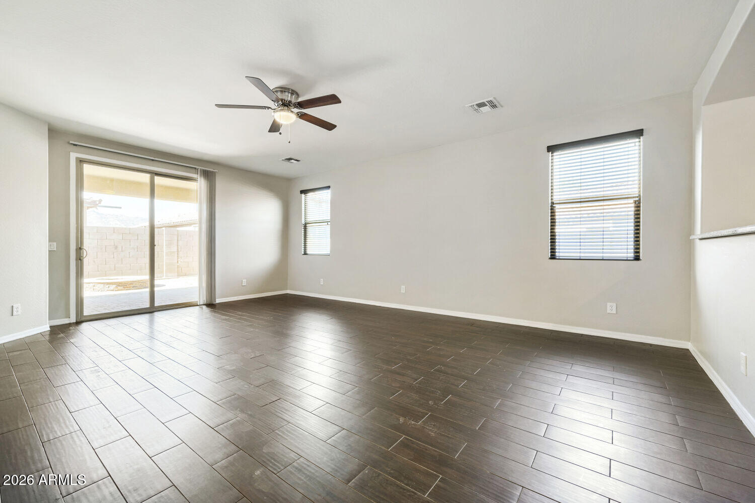 2625 West Beverly Road Phoenix, AZ 85041 - Photo 6 of 29 2625 W Beverly Rd - Web Quality - 006 -
