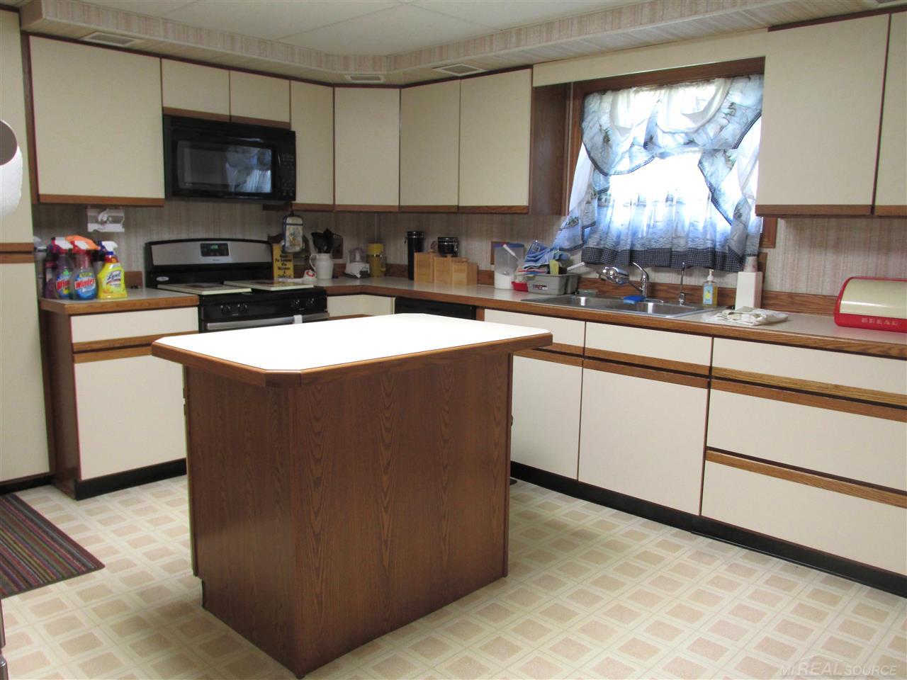 7271 Pine Road Lexington, MI 48450 - Photo 20 of 32 50010632-19.JPG