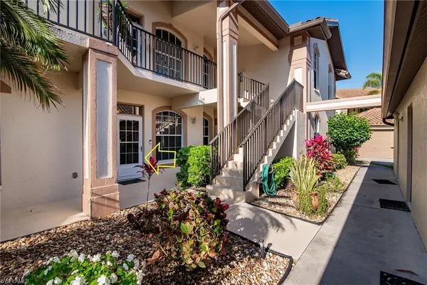 $329,000 | 194 Newport Drive, Unit 903, Naples, FL 34114