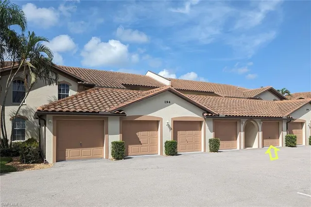 $334,500 | 194 Newport Drive, Unit 903, Naples, FL 34114