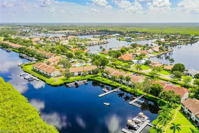 $334,500 | 194 Newport Drive, Unit 903, Naples, FL 34114