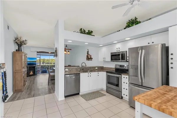 $329,000 | 194 Newport Drive, Unit 903, Naples, FL 34114