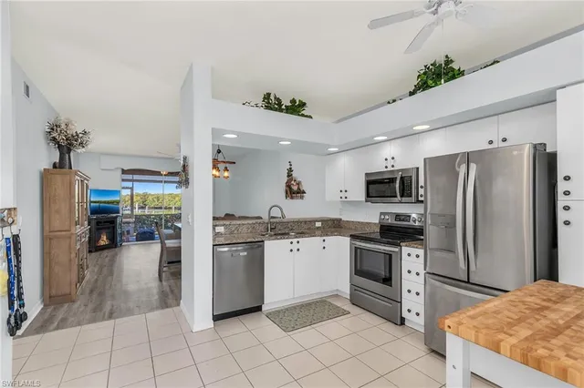 $334,500 | 194 Newport Drive, Unit 903, Naples, FL 34114