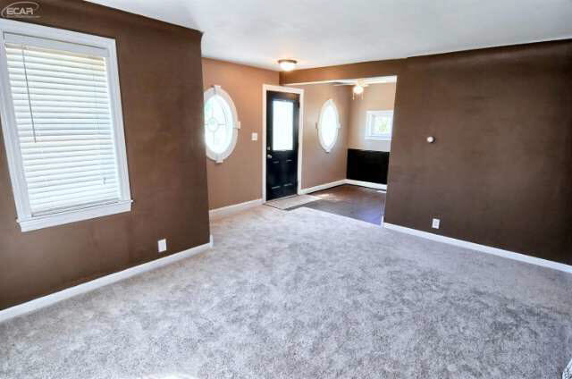 1119 Reid Road Grand Blanc, MI 48439 - Photo 10 of 23 21184526-9.JPG