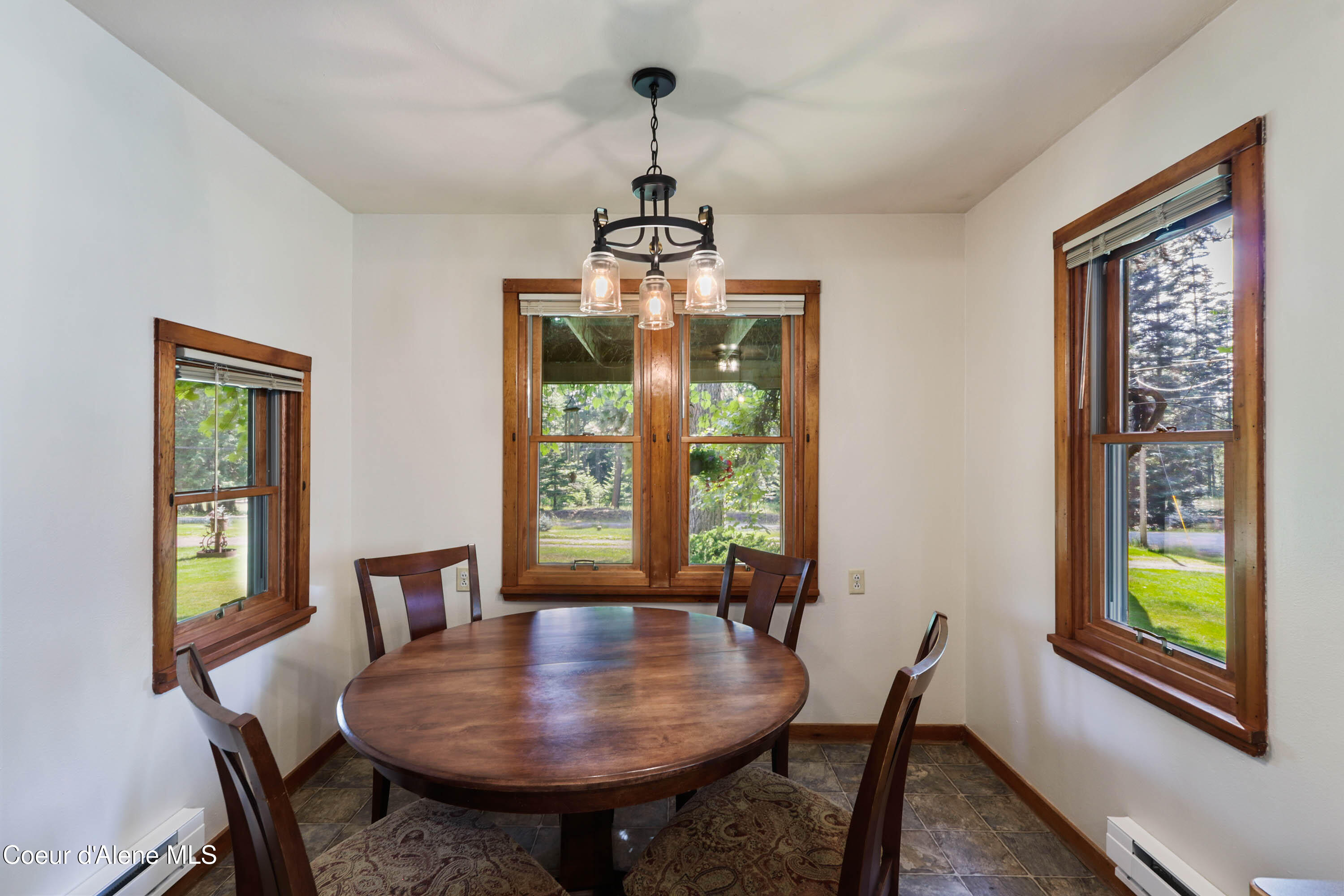 965 Denton Road Hope, ID 83836 - Photo 15 of 55 Dining Area