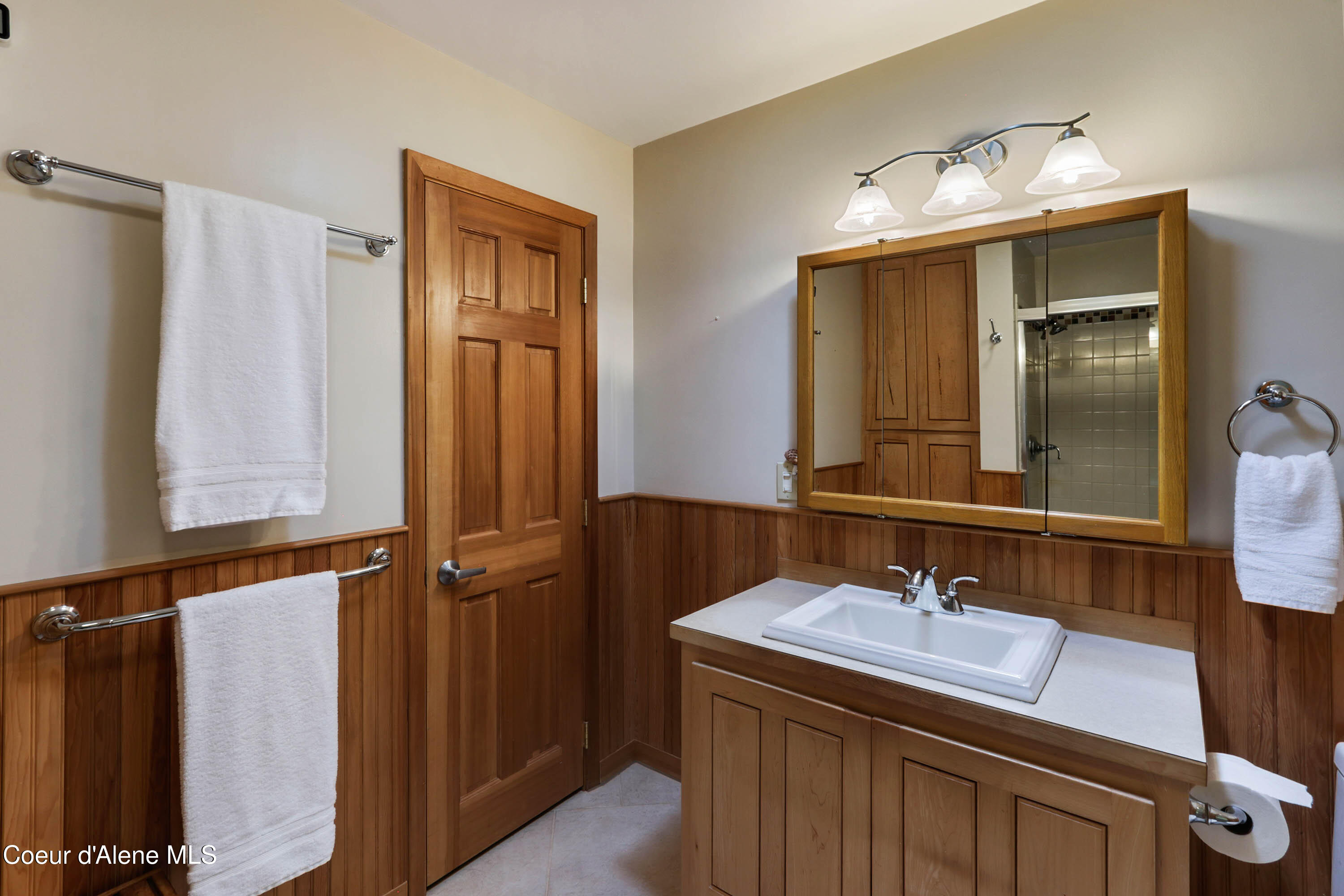 965 Denton Road Hope, ID 83836 - Photo 18 of 55 Bathroom Vanity