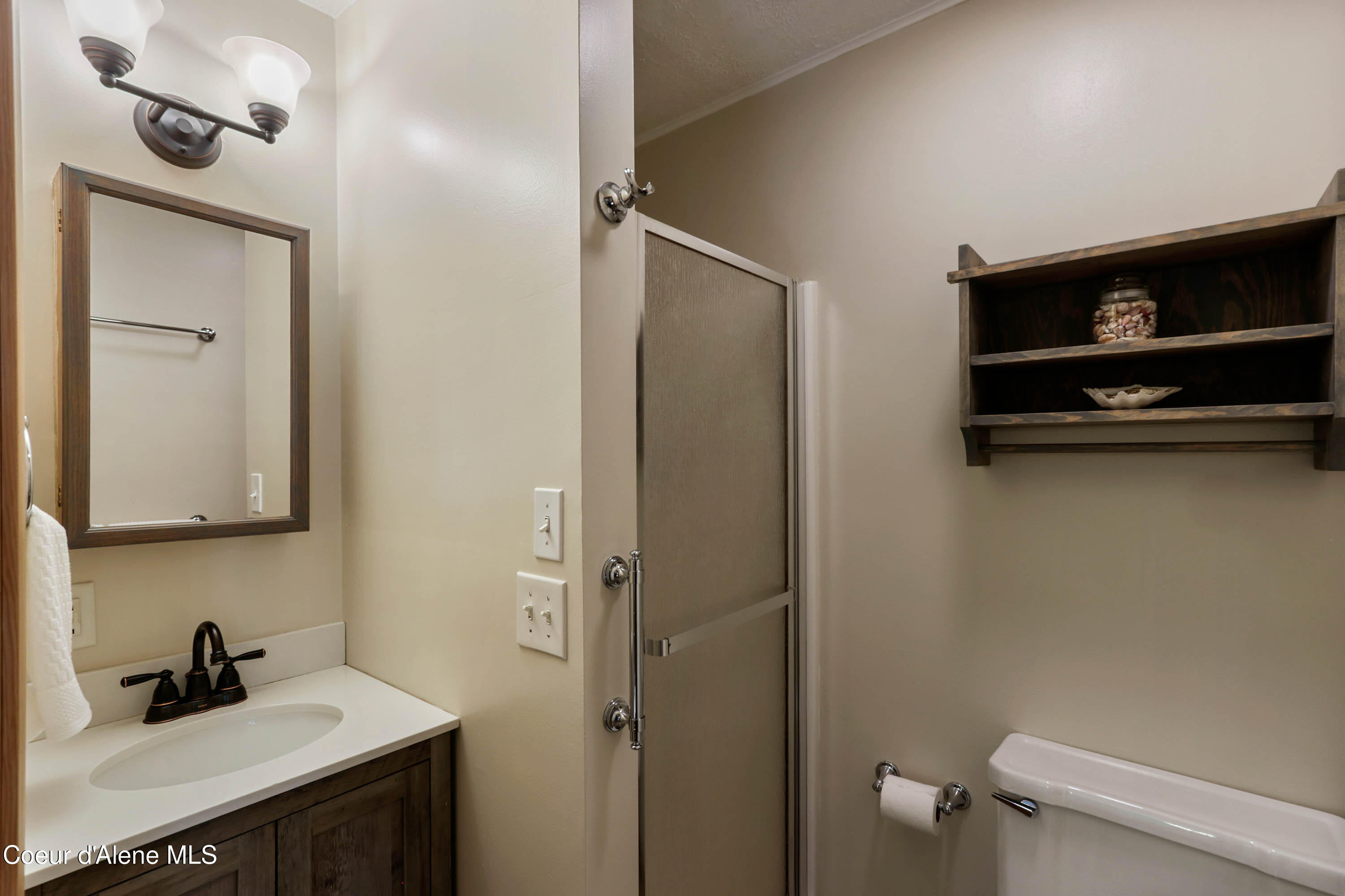 965 Denton Road Hope, ID 83836 - Photo 21 of 55 Half Bath