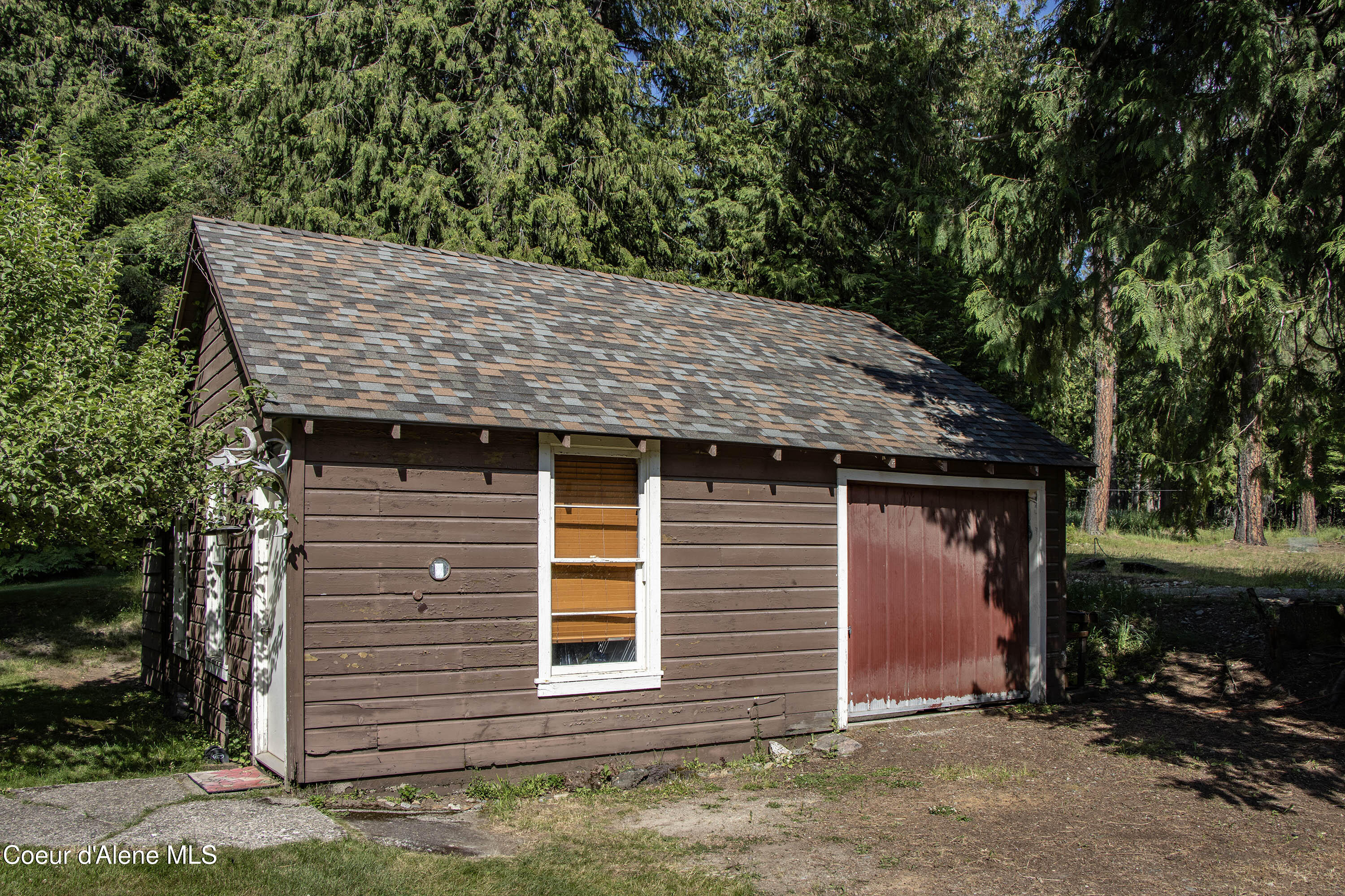 965 Denton Road Hope, ID 83836 - Photo 29 of 55 Garage